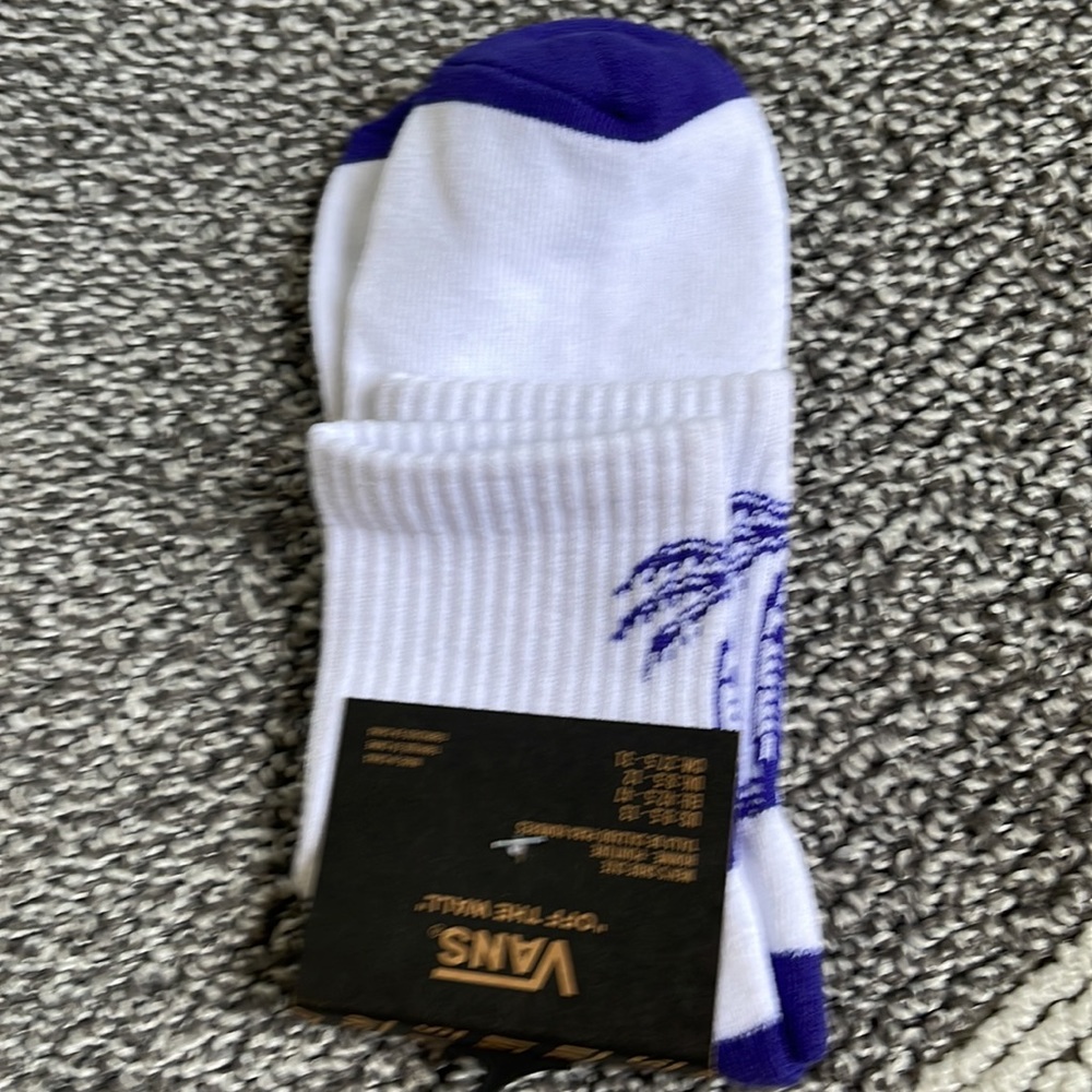VANS “Off The Wall” Men’s socks 
NWT - Picture 13 of 16